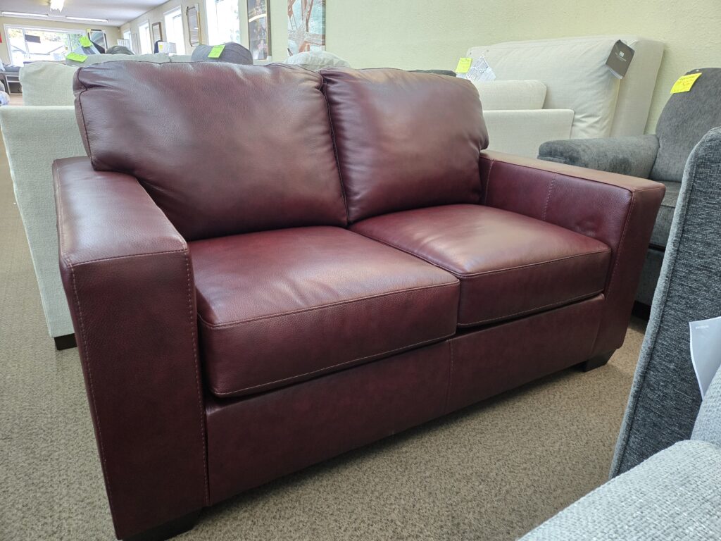 Bolsena Garnett Leather Loveseat